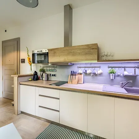 Chic & New Town By Easybnb Premium
