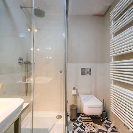 Chic & New Town By Easybnb Premium 아파트