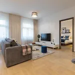 Chic & New Town By Easybnb Premium *