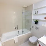 Chic & New Town By Easybnb Premium דירה