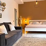 דירה Chic & New Town By Easybnb Premium *