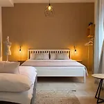 Chic & New Town By Easybnb Premium