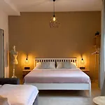 Chic & New Town By Easybnb Premium